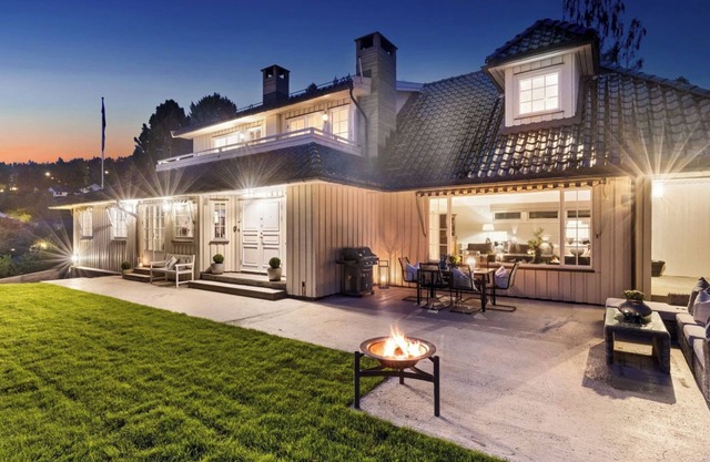 Spacious and beautiful villa in Holmenkollen hill with parking