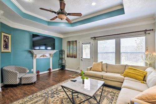 Spacious and Central Katy Retreat 27 Mi to Houston!
