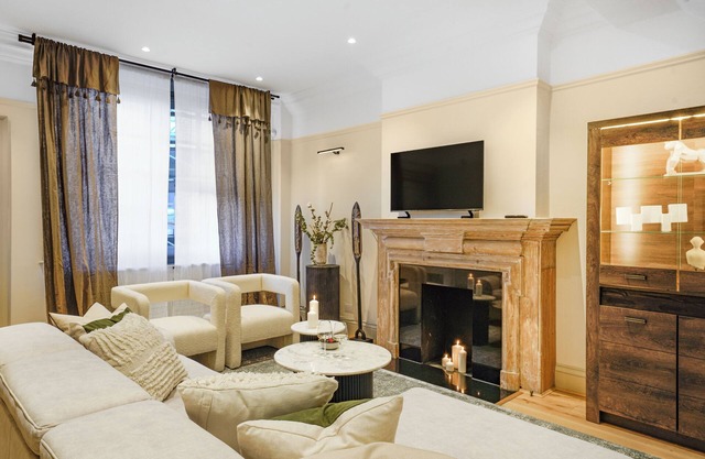 Spacious and Modern 4 Beds Home in Kensington