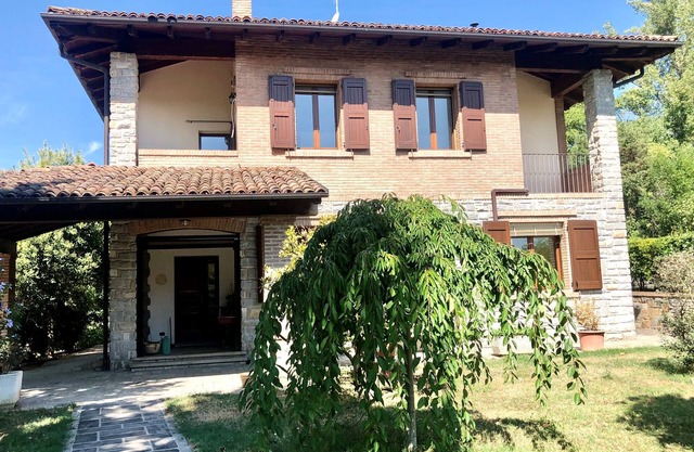 Spacious apartment " Le Vitterelle " in the green of the Terre dei Castelli
