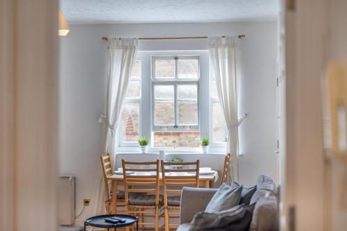 Spacious Apartment near Stansted Airport & Bishops Stortford Town Centre