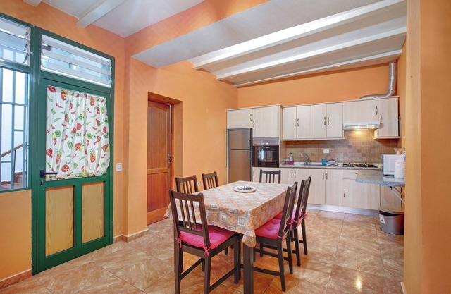 Spacious Apartment 'Casa Marrero' with Wi-Fi