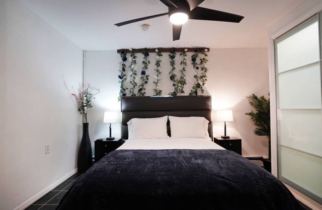 Spacious apartment in Long Island City with AC, WiFi