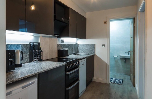 Spacious Apartment near Penzance Seafront