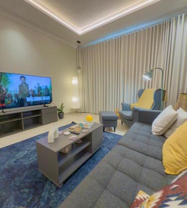 Spacious apartment next to the financial towers B10