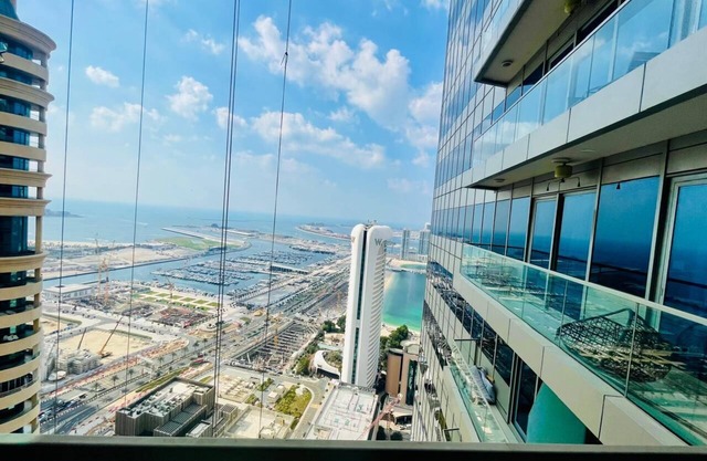 Spacious apartment with fitness room and WiFi in beautiful Dubai