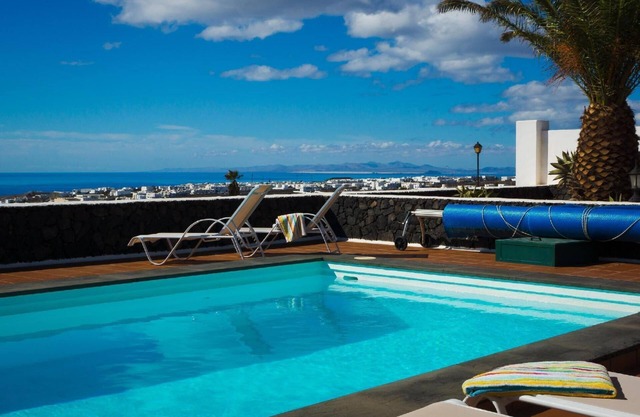 Spacious apartment with ocean view on Lanzarote