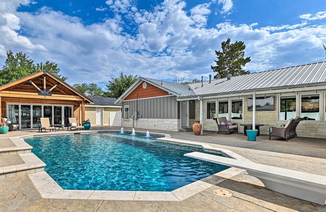 Spacious Brownwood Getaway: Pets Welcome!