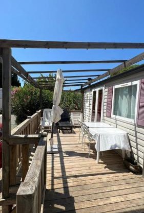 Spacious chalet with furnished terrace