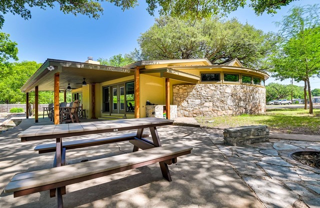 Spacious Christoval Home with Riverfront Oasis!