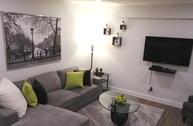 Spacious, clean, relaxing getaway for work or pleasure!