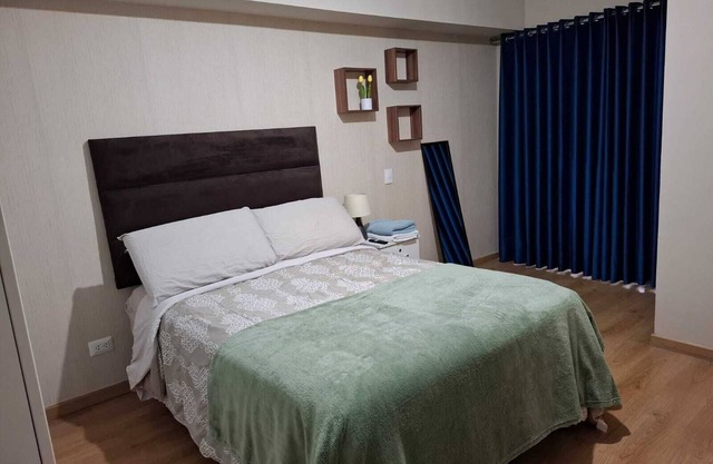 Spacious, close to parque de las aguas and national stadium, with garage.