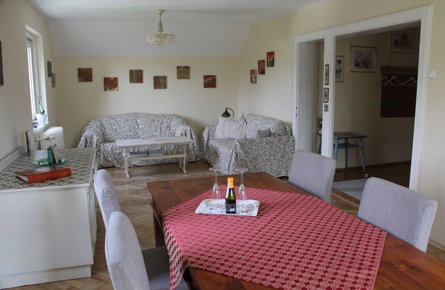 Spacious comfortable quiet apartm. 80sqm, balcony, mountain view, parking, wifi
