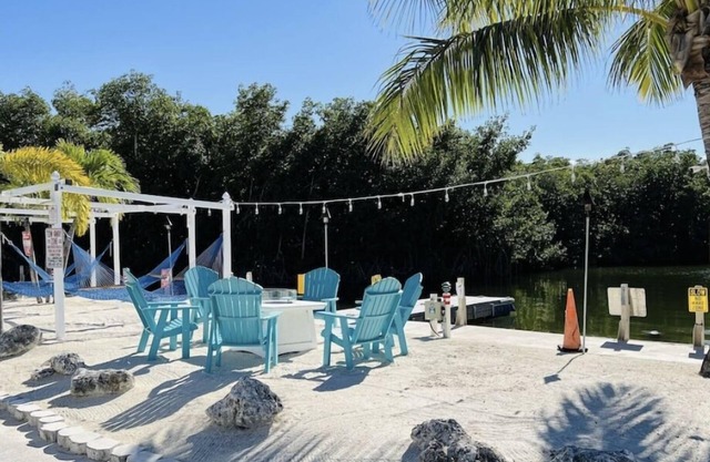Spacious cottage - the Calusa campground-keylargo-pool