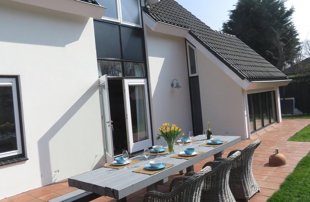 Spacious cozy and comfortable villa (135m²) by the beach and dunes