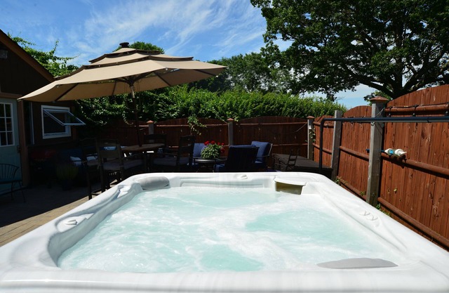 Spacious Craftsman w/Casco Bay Views. Hot Tub, Patio, Easy Access to Old Port