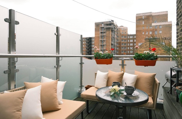 Spacious DuplexFlat WestLondon Hammersmith, Families&Groups Max 6 adults 2 kids