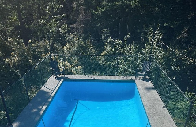 Spacious executive home near the beach and downtown Victoria