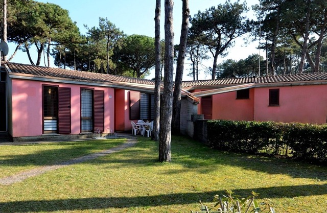 Spacious Family Villa with Garden Near the Beach