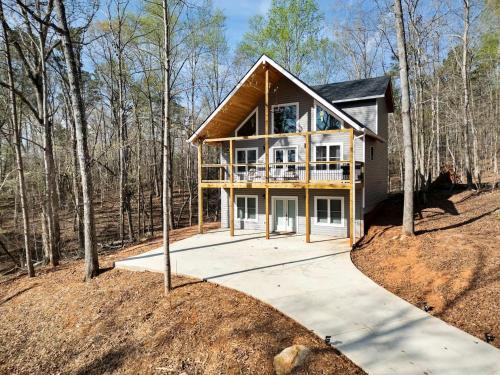 Spacious Family Cabin with Lake Hartwell Access in Westminster, South Carolina