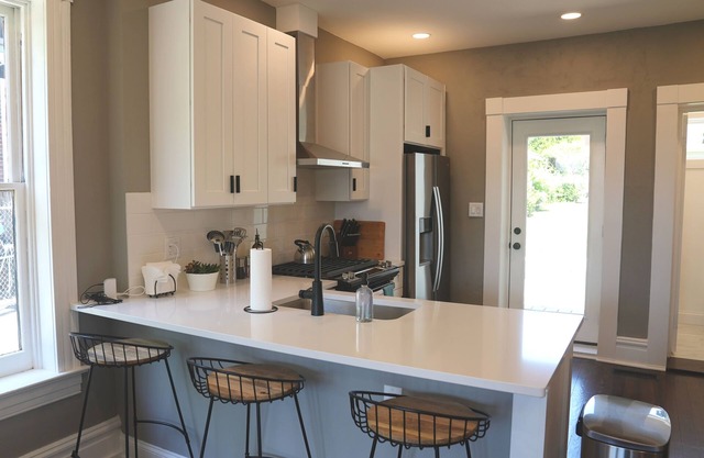 Spacious Family-Friendly stay steps from the St. Louis Zoo