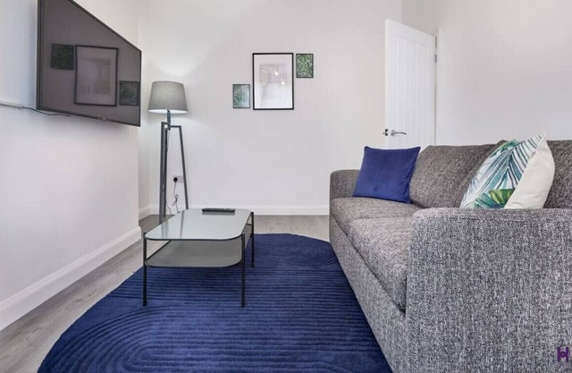 Spacious Family Home | Near Aintree | Parking