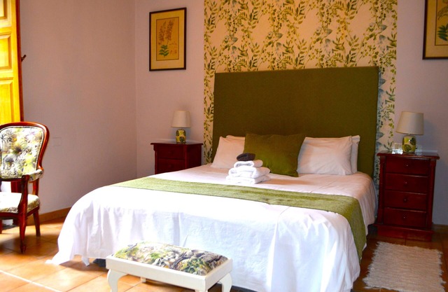 Spacious Family room that can accommodate up to 2 adults and 1 child. En-suite bathroom with shower. There is a king size bed and a single bed if required. The room has views of the village square.