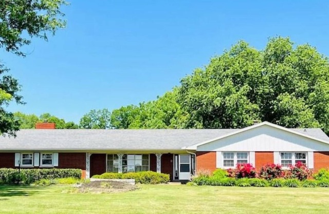 Spacious Green River Lake Getaway