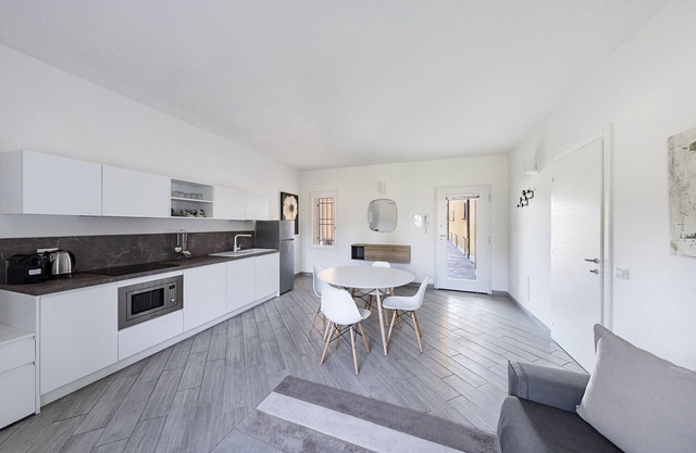 Spacious ground floor apartment with pool