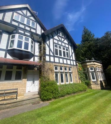 Spacious Guest Flat near Roundhay Park