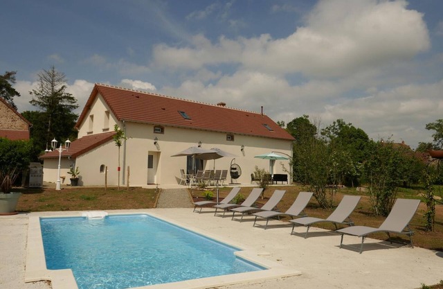 Spacious house with private pool and garden in Haut-Bocage