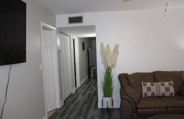 Spacious home by hard rock stadium and Casino