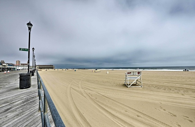Spacious Home ~ 4 Blocks to Asbury Park Beach!
