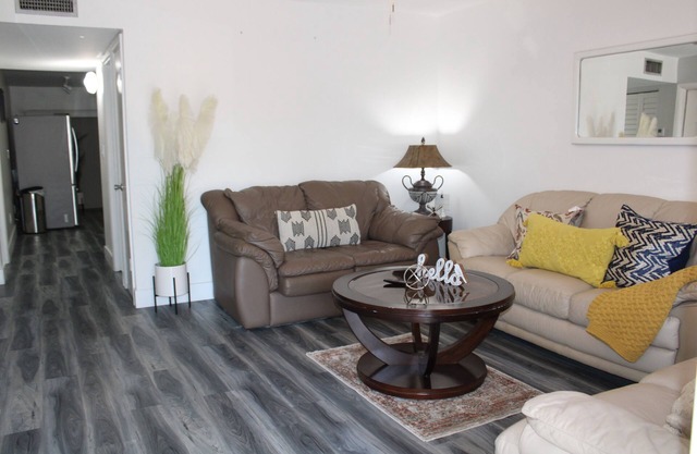Spacious Home- Hardrock stadium and casino