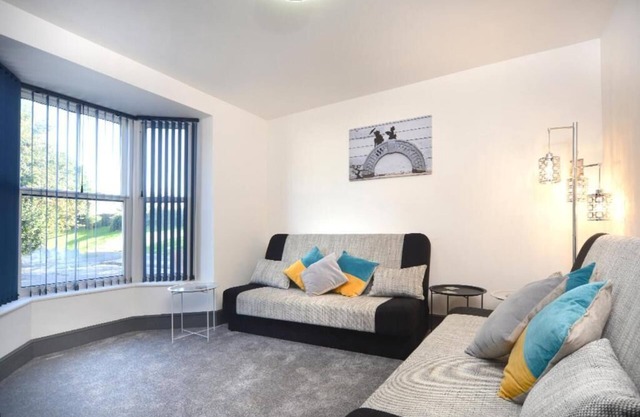 Spacious home with 8 beds, perfect for work trips or family stays. Enjoy the comfort of free parking, fast Wi-Fi, and a fully equipped space to relax or get things done.