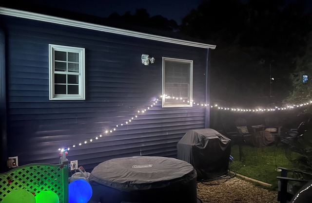 Spacious house in charming Roanoke with AC, WiFi this home can sleeps 6-8