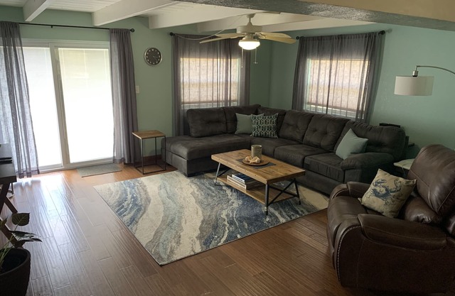 Spacious House in the Heart of Melbourne - 5 miles from beaches