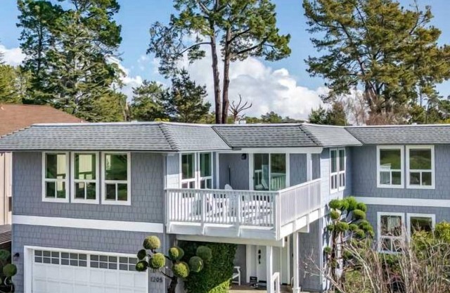 Spacious House in Walking Distance to the Beach