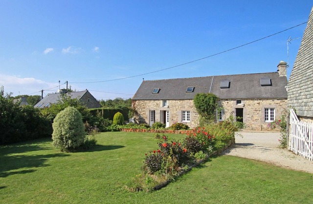 Spacious house with garden in La Hague