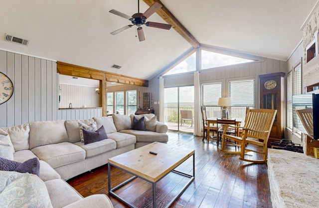 Spacious lakefront hideaway with decks, grill, billiards, tennis & pool