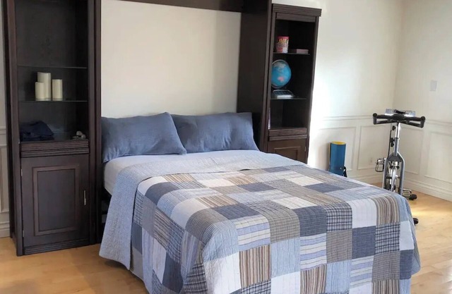 Spacious loft near University of Sherbrooke