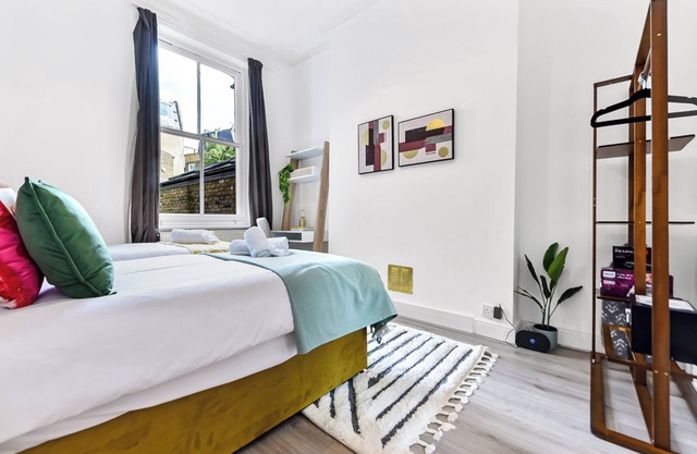 Spacious London Ground Floor Apartment With Garden