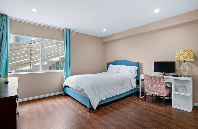 Spacious Los Angeles Home - only minutes from Down Town Los Angeles