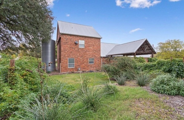 Spacious modern 4 bedroom house -downtown Waco near Silo District