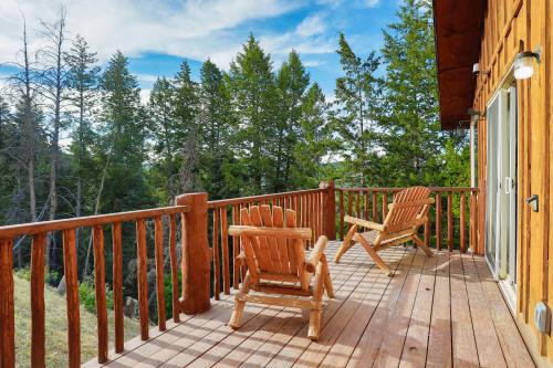Spacious Mountain Chalet - Park City, Near 7 Ski Resorts, Game Room, 4 Balconies