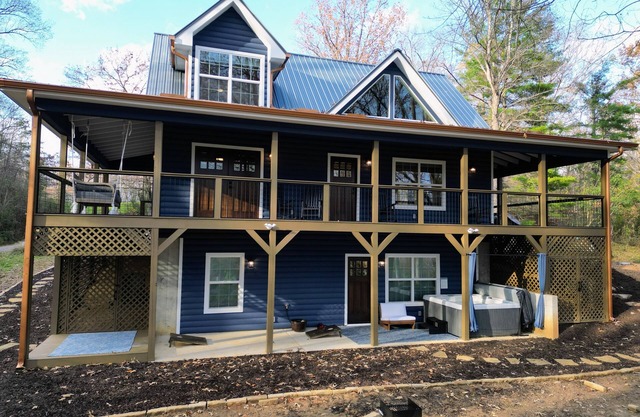 Spacious Mountain Retreat w/Hot Tub & Game Room