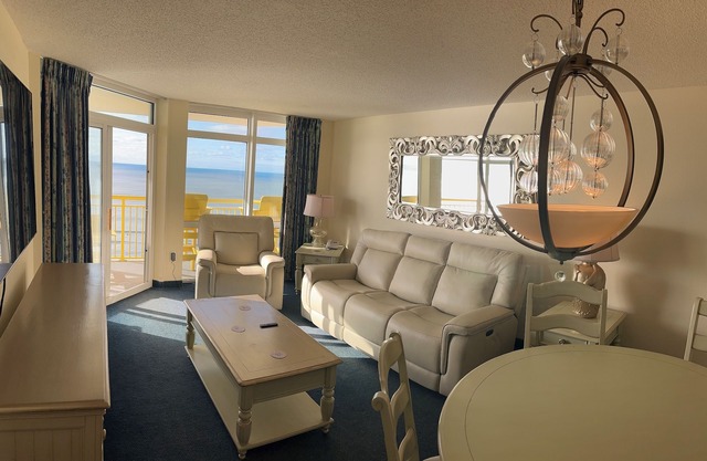 Spacious Oceanfront 2-bedroom Condo in Bay Watch in beautiful North Myrtle Beach