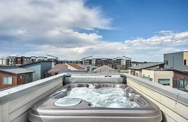 Spacious Old Town North Home w/Rooftop Deck!