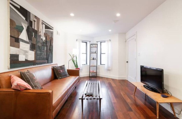 Spacious one bedroom apartment in Brooklyn