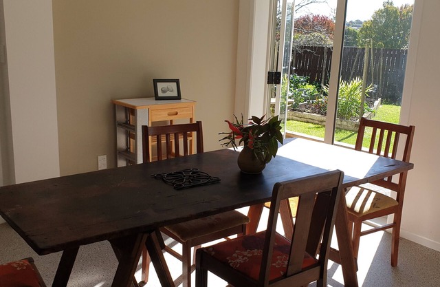 Spacious, peaceful garden apartment